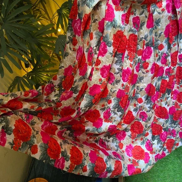 Long Skirt. Size - 32 - Picture 6 of 11